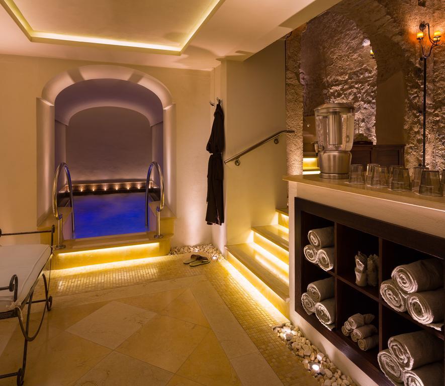 โมนาสเตโร ซานตาโรซา โฮเต็ล แอนด์ สปา Hotel กองกาเดมารีนี ภายนอก รูปภาพ